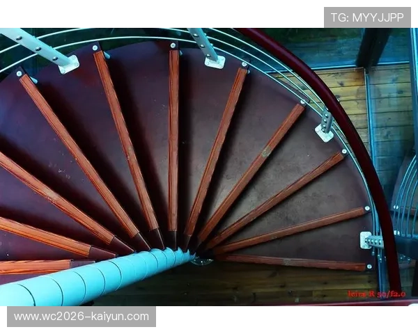 《激情四溢的足球之夜精彩赛事回顾与深度分析》